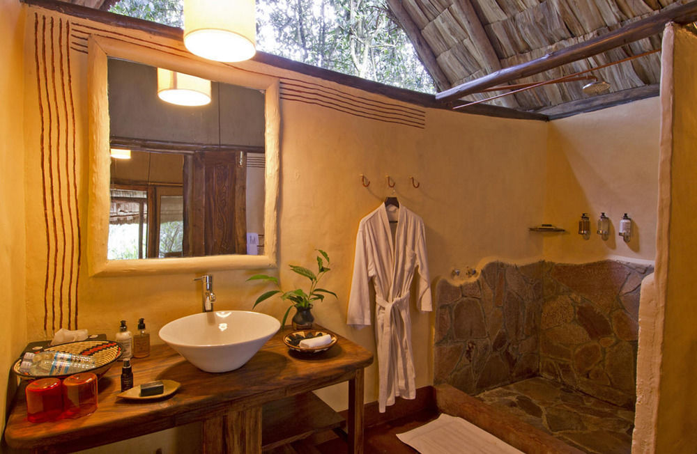 Hôtel Sanctuary Gorilla Forest Camp à Ntungamo  Extérieur photo